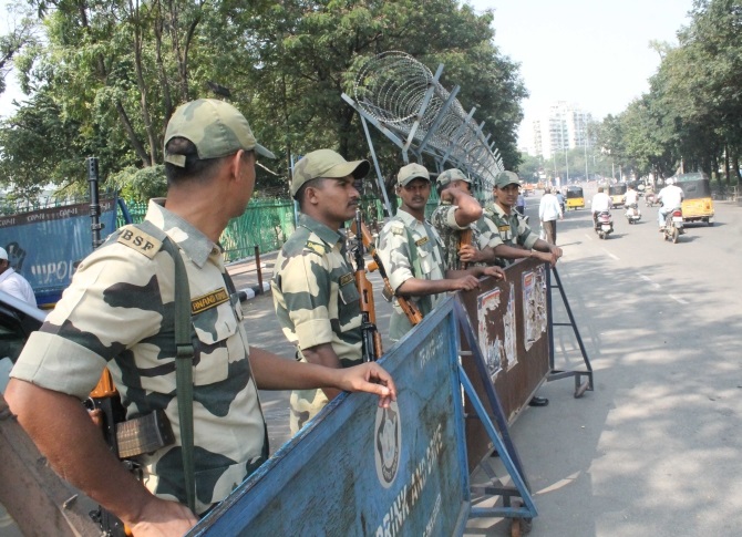 Para-military troops deployed in Hyderabad