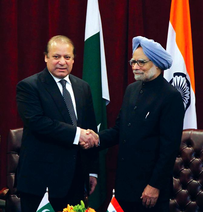 Pakistan Prime Minister Nawaz Sharif and Prime Minister Manmohan Singh in New York, September 2013.