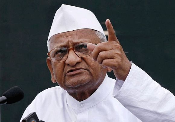 Lokpal Bill: Anna cries betrayal, Opposition sees red