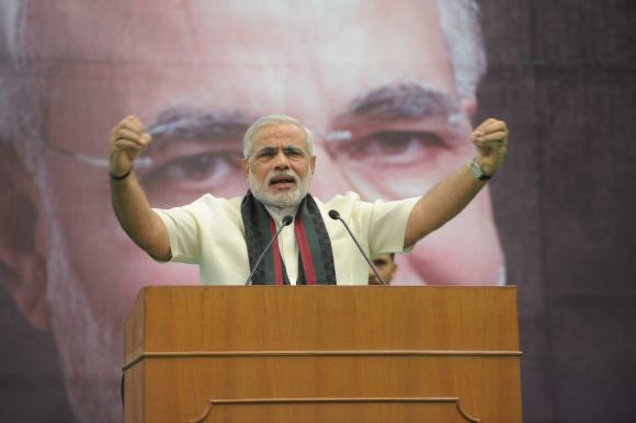 Modi pleases his audience with feel-good talk