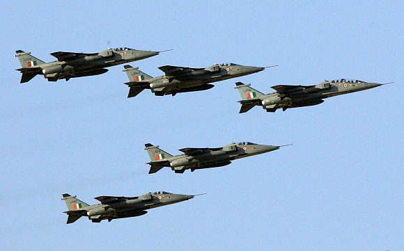 IAF Jaguar's displaying their skills