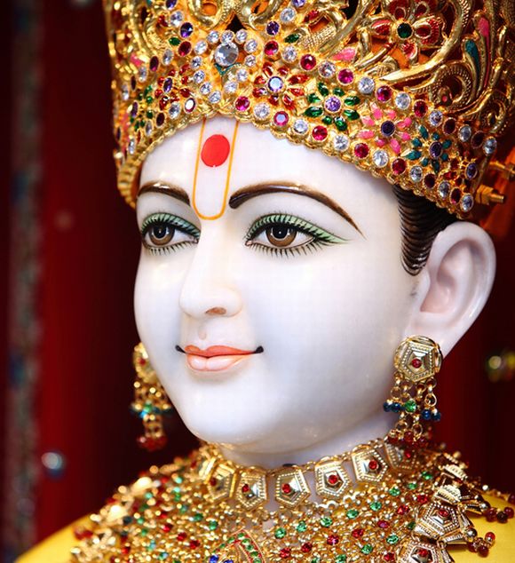 Inside Hollywood's GRAND Swaminarayan temple