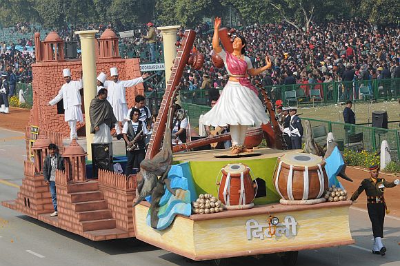 The tableau of Delhi on the theme 'The Cultural Hub of the Country'