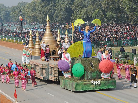 The tableau of Tripura on the theme 'Sangrai Festival of the Mog Community of Tripura'