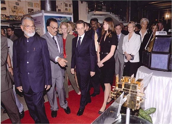 ISRO Chairman Dr K Radhakrishnan with then French president Nicolas Sarkozy and his wife Carla Bruni during their visit to ISRO's satellite centre in Bengaluru.