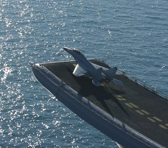 INS Vikramaditya sets out for final sea trials
