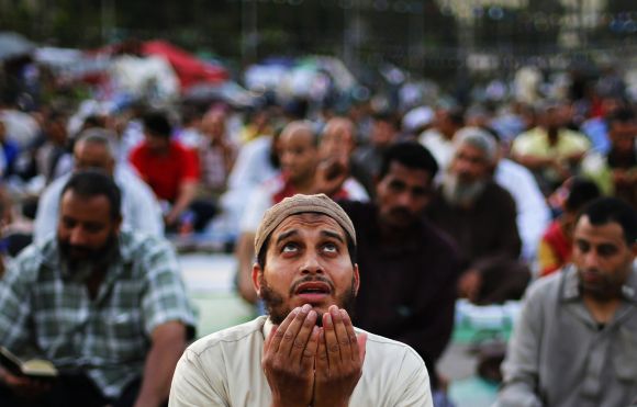 World immersed in holy Ramzan fervour