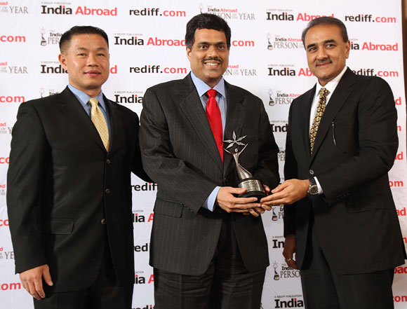 Vijay Balse receiving the India Abroad Award for Special Achievement 2010