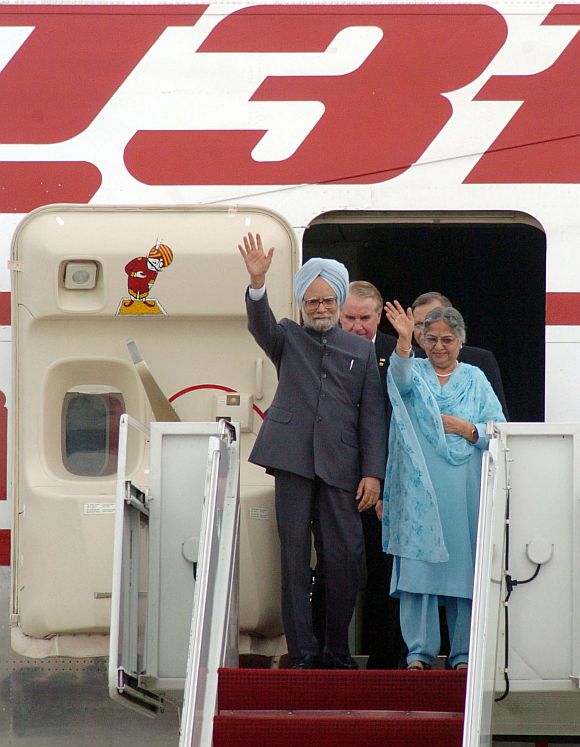 Manmohan Singh's air travel bill: Rs 642 crore!