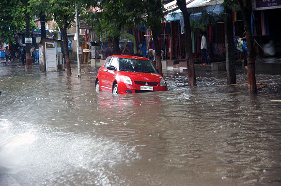 Manic Monday: Torrential rains cripple Mumbai; traffic hit