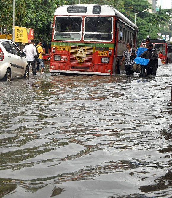 Waterlogged bus in Mumbai