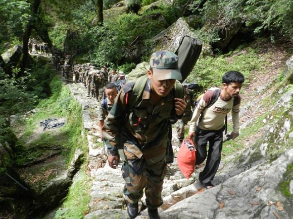 Soldiers rescue villagers stranded in Uttarakhand 