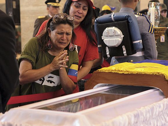Heartbroken Venezuela mourns Chavez