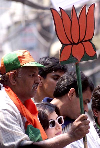 As Karnataka poll nears, Congress eager to pluck the Lotus