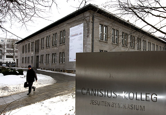 The headmaster of the Jesuit managed Canisius Kolleg high school in Berlin sent an open letter to former students apologising for the sexual abuse in the seventies and eighties by some priests working at the school.