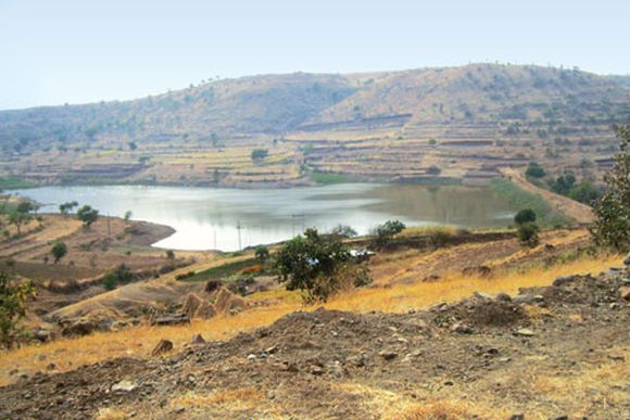 The Kolapuri wier in Antarwali village, Osmanabad district cannot store water because of faulty location