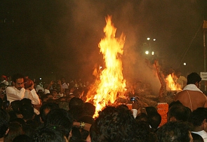 'Sena, not BMC, had borne expenses of Thackeray funeral' - Rediff.com ...