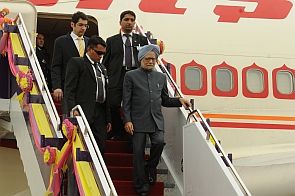 Prime Minister Manmohan Singh arrives at Bangkok's Suvarnabhumi Airport
