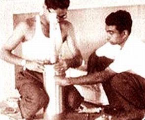 R Aravamudan, left, and A P J Abdul Kalam work on a rocket. Photograph courtesy: R Aravamudan