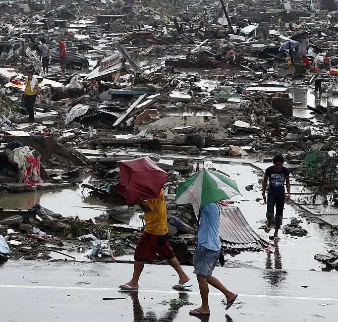 Typhoon carnage in Philippines