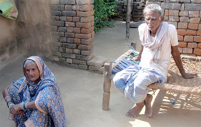 Sahib Ansari and Zubeida Khatoon are the senior-most family members. Zubeida says Mumbai only brings tears to her eyes.