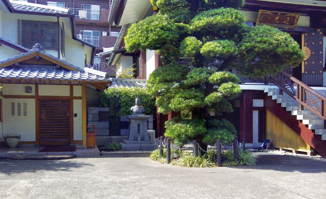 The Renkoji Temple in Tokyo