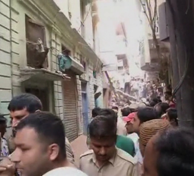 Building collapses in north Delhi, two dead