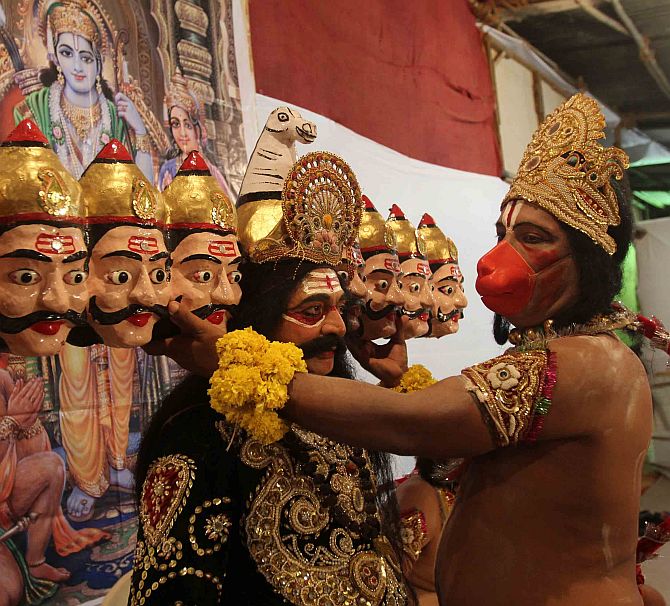 India CAPTURED: Hanuman lends a hand to Raavan