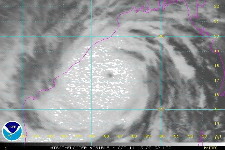 Cyclone Phailin slams into Odisha, Andhra coast