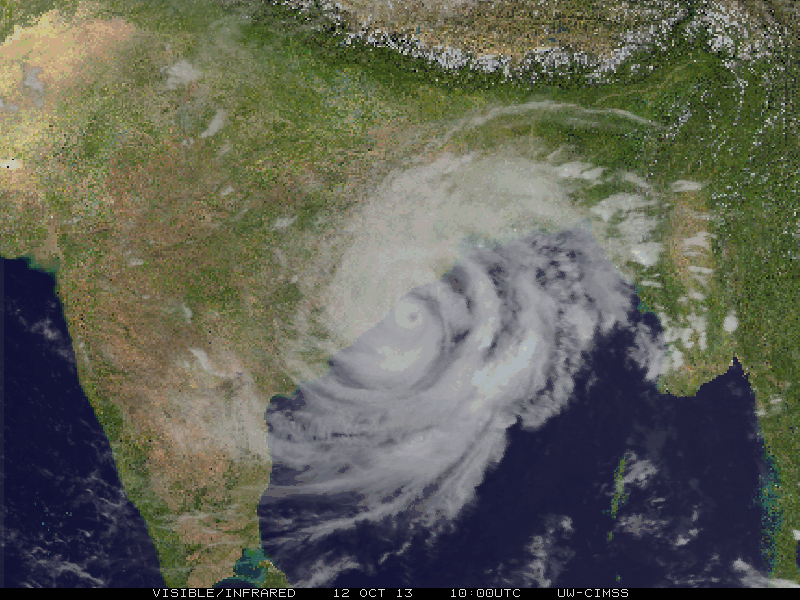 Cyclone Phailin slams into Odisha, Andhra coast
