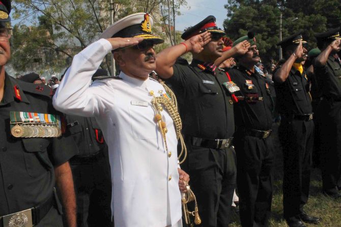 Senior army officials saluting Lance Naik Firoz Khan at Hyderabad on Thursday