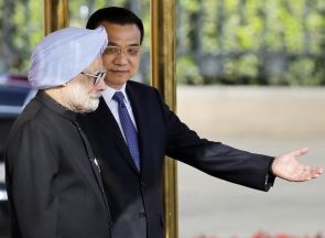 Dr Singh with Premier Li
