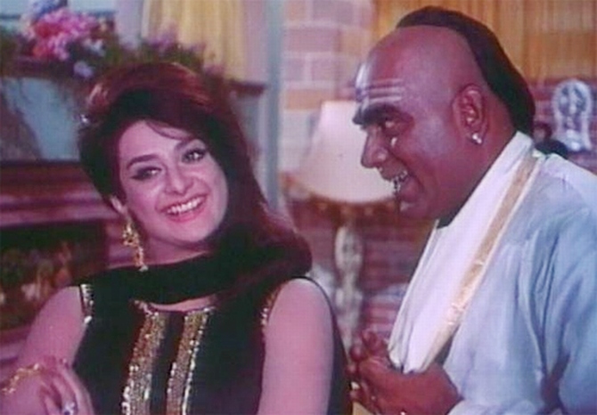 A scene from Padosan