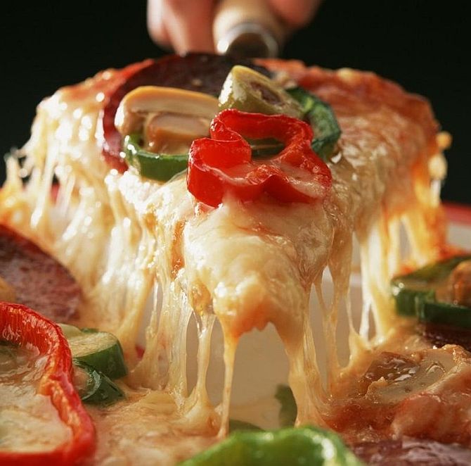 Mathematician reveals 'formula' for perfect pizza!