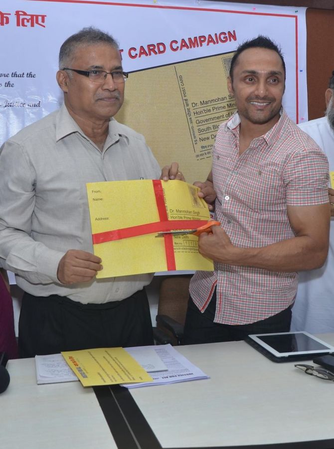 Rahul Bose launches the campaign