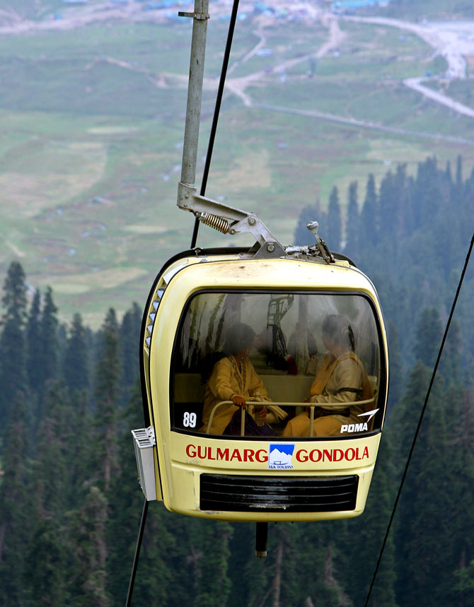 Riding the cable car to Mt Afarwat