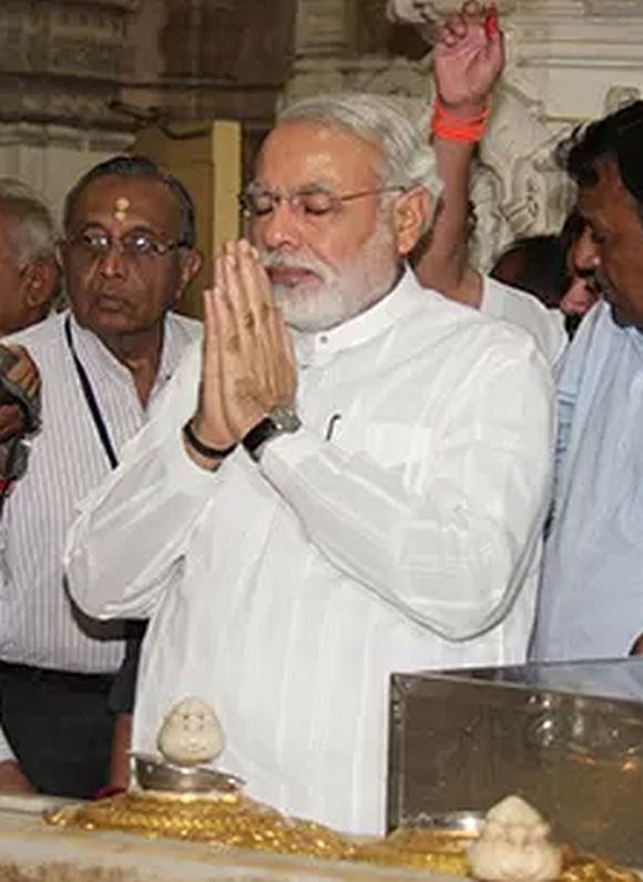 I don't dream of being PM; have to serve Guj till 2017: Modi