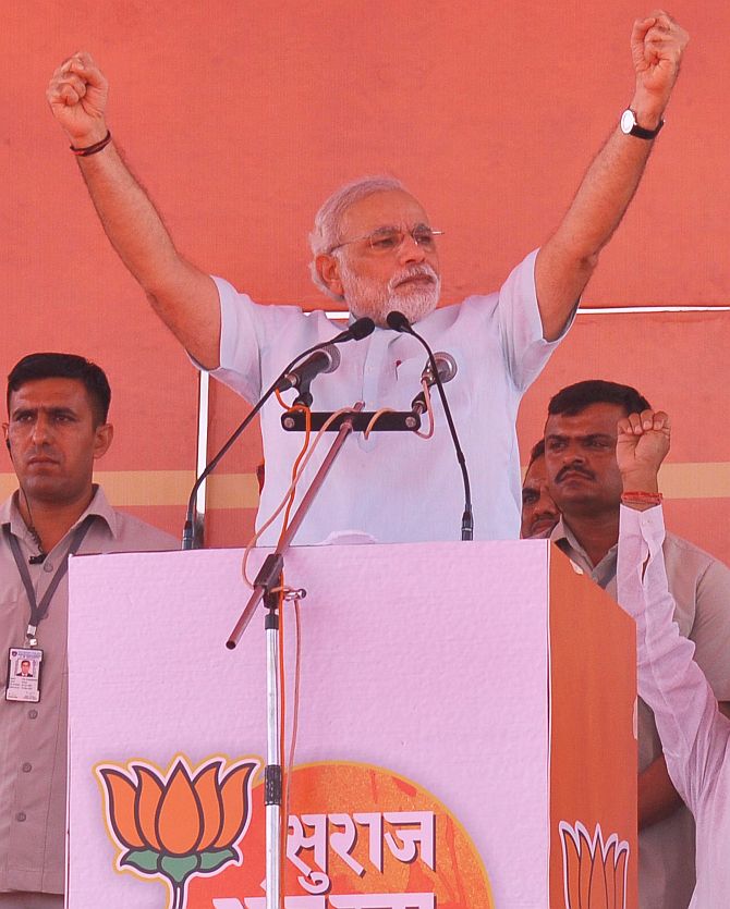 Narendra Modi addressing a rally in Jaipur