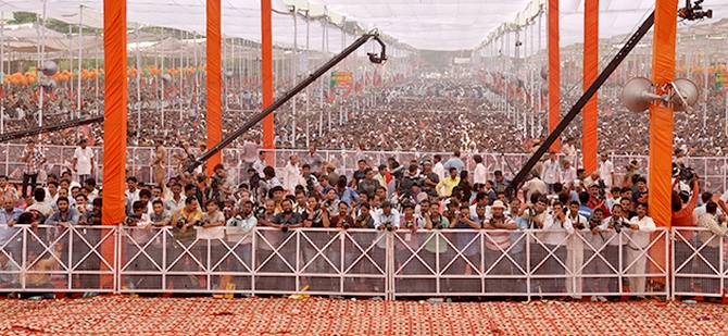 MODI MANIA: 10 candid moments from the Rewari rally