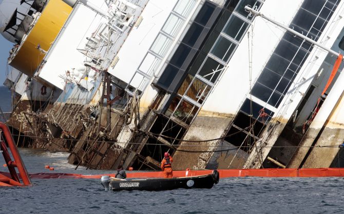 $800 million effort to save Costa Concordia