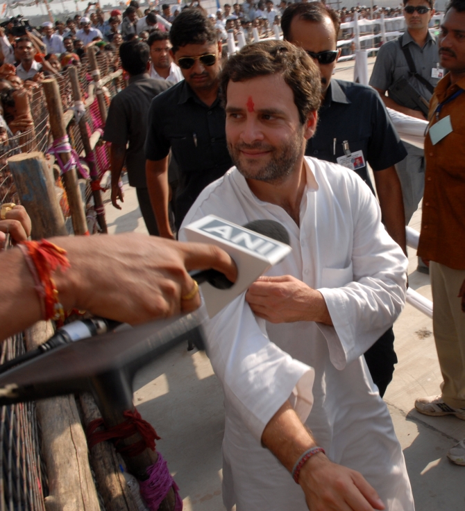 Rahul arrives at the rally in Barmer