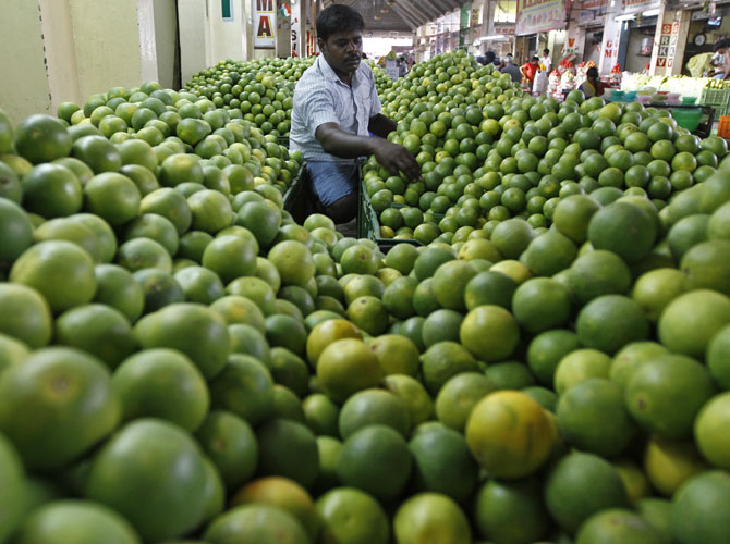 A fruit vendor in Chennai