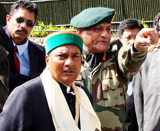 Defence Minister A K Antony with former Army Chief General V K Singh