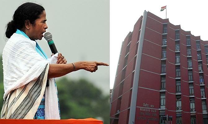 Mamata gives in to EC ultimatum; 7 officials to be transferred