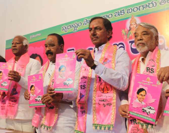 TRS president K Chnadrashekar Rao and other leaders releasing the party manifesto in Hyderabad
