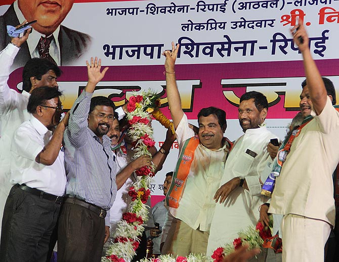 Lok Janshakti leader Ram Vilas Paswan, second from right, traveled from Bihar to campaign for Nitin Gadkari.
