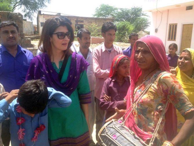 Mohammed Azharuddin's wife Sangeeta Bijlani campaings for him in Tonk-Sawaimadhopur