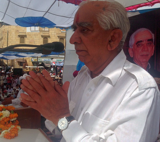Jaswant Singh has an emotional moment at the Jaisalmer fort rally.