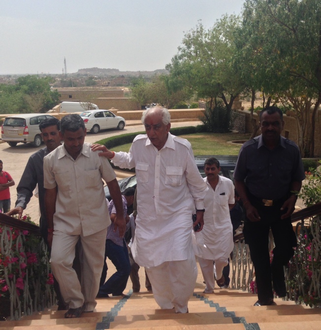 Former Union minister Jaswant Singh arrives at the Taj Gateway Rawalkot Hotel in Jaisalmer, Rajasthan.