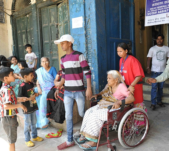 Brisk polling in 11 states; limping in Mumbai